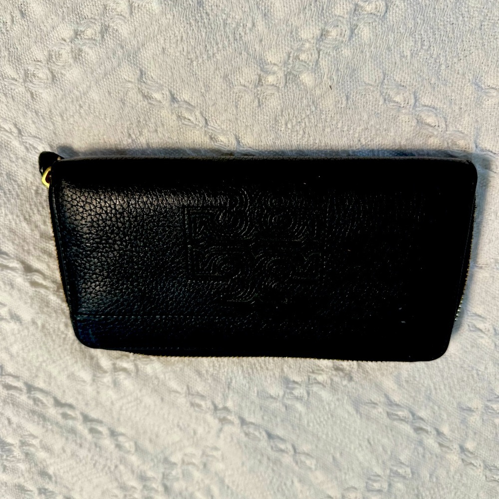 Tory Burch wallet in black